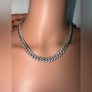 Elegant Silver Women's Necklace